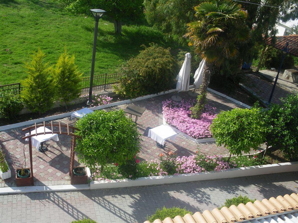 Akrogiali Exclusive (adults Only)