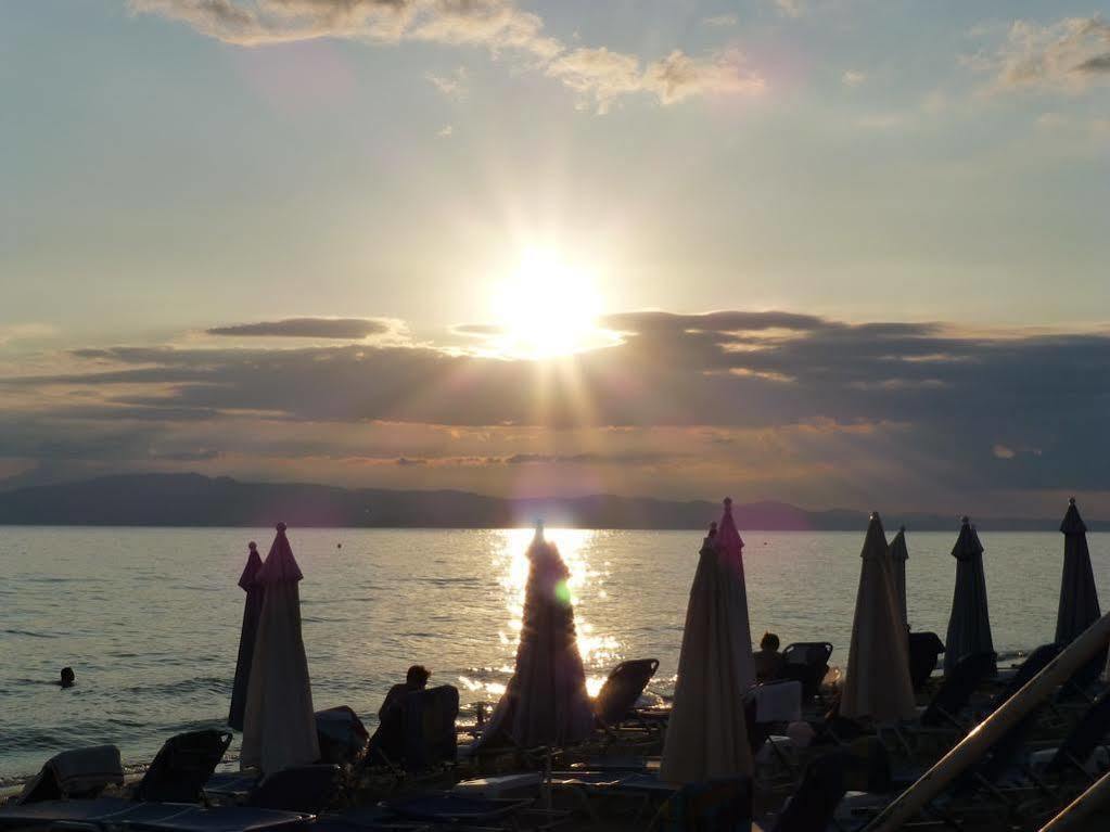 Akrogiali Exclusive (adults Only)